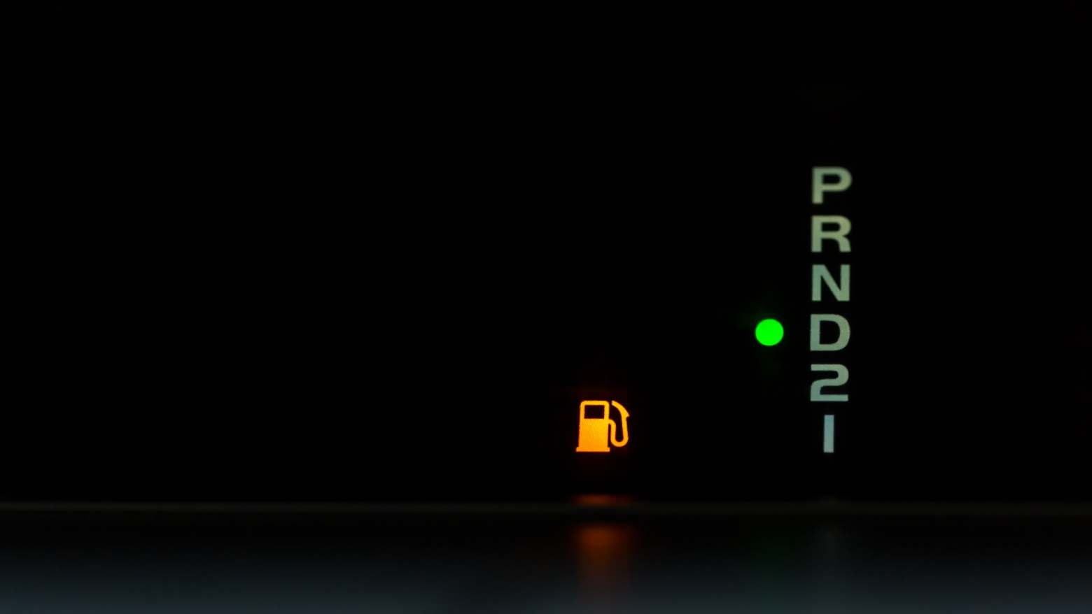 Low Fuel Warning Light on Old Cars: Why You Should Always Keep a 1/4 Tank